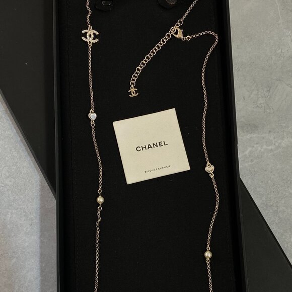 AUTH CHANEL 25B Long Pearl & Crystal CC Logo Chain Necklace - Picture 1 of 5